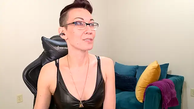 EveEnigma online show from February 2025 05:29:01 PM