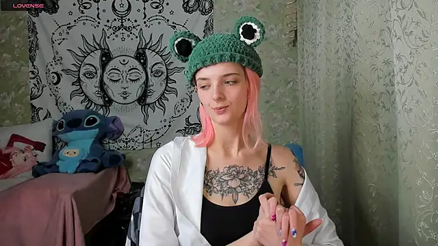 Cutie Adelia online show from December 2024 12:12:02 PM