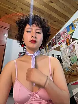 Snapshot of bellaa-w chatting on February 2026 12:44:02 PM bellaa-w online show from February 2026 12:44:02 PM