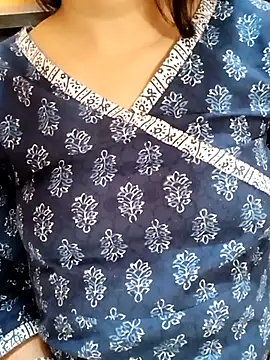 Snapshot of Diya_143 chatting on March 2025 05:12:01 AM Diya 143 online show from March 2025 05:12:01 AM
