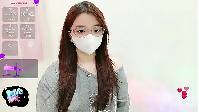 littlecn online show from October 2025 12:21:02 AM
