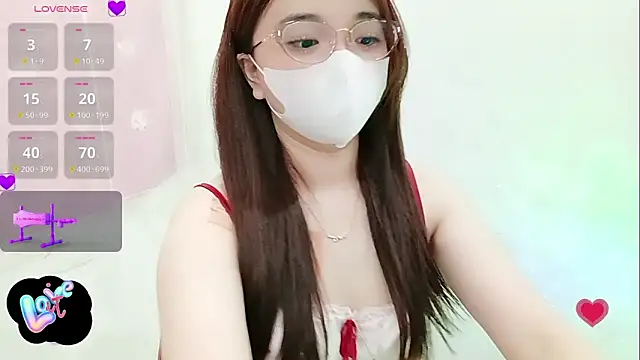 littlecn online show from October 2025 12:33:02 AM
