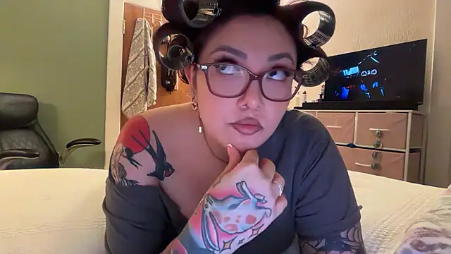 nativepumpkin95 online show from April 2026 03:31:02 AM