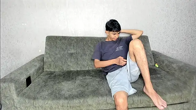 Snapshot of pelusos_mens chatting on April 2026 07:56:02 PM pelusos mens online show from April 2026 07:56:02 PM