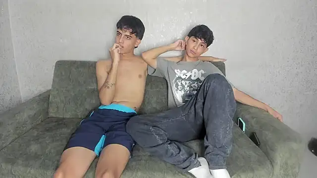 Snapshot of pelusos_mens chatting on May 2026 07:30:02 PM pelusos mens online show from May 2026 07:30:02 PM