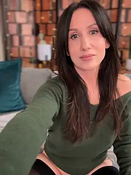 Fiona Kent  online show from January 2026 01:42:02 AM