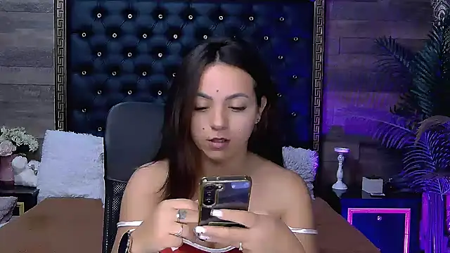 PlayfulElla online show from October 2025 12:19:02 PM