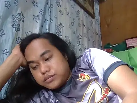 Snapshot of bettina_love chatting on April 2026 03:28:01 AM bettina love online show from April 2026 03:28:01 AM