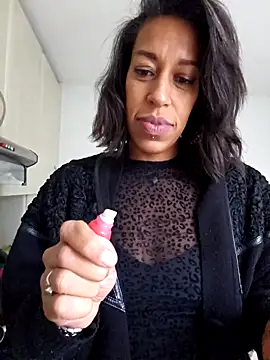 Snapshot of Goldenlace chatting on March 2025 03:49:02 PM Goldenlace online show from March 2025 03:49:02 PM