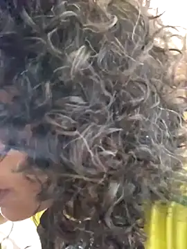 Snapshot of Goldenlace chatting on October 2025 11:50:02 AM Goldenlace online show from October 2025 11:50:02 AM