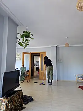 Snapshot of Goldenlace chatting on October 2025 10:27:02 AM Goldenlace online show from October 2025 10:27:02 AM