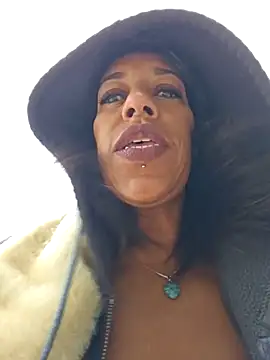 Goldenlace online show from November 2025 09:53:02 AM