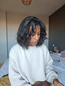 Goldenlace online show from November 2025 10:50:02 AM