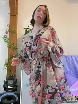 Snapshot of Daisy_Michto_Officiel chatting on December 2024 09:07:01 AM Daisy Michto Officiel online show from December 2024 09:07:01 AM