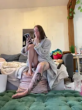 Snapshot of Daisy_Michto_Officiel chatting on January 2025 04:26:01 PM Daisy Michto Officiel online show from January 2025 04:26:01 PM