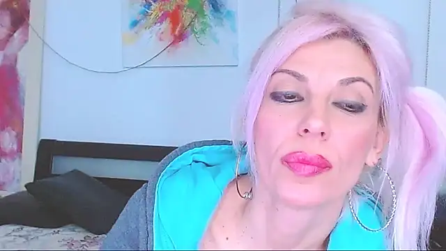 HoneyLara online show from March 2025 01:05:01 AM