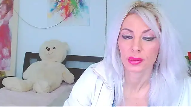 HoneyLara online show from February 2026 07:21:01 PM