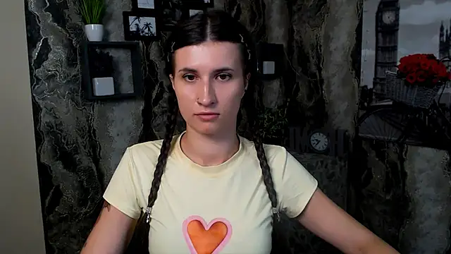 MaryEm976 online show from June 2026 05:45:01 AM