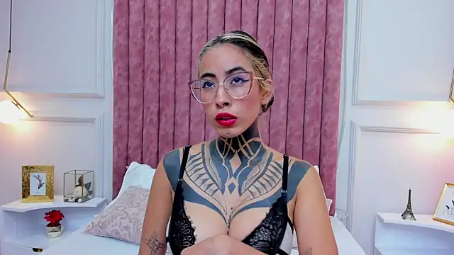 NicoleBlum online show from December 2024 06:38:01 PM