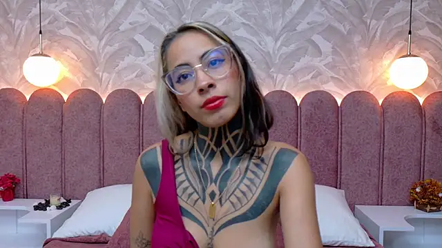 NicoleBlum online show from January 2025 03:39:02 PM