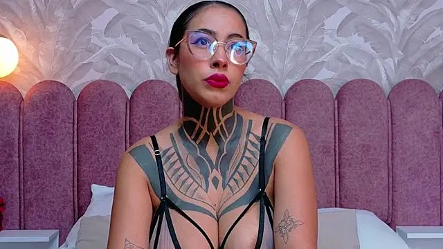 Snapshot of NicoleBlum chatting on July 2026 01:36:01 PM NicoleBlum online show from July 2026 01:36:01 PM