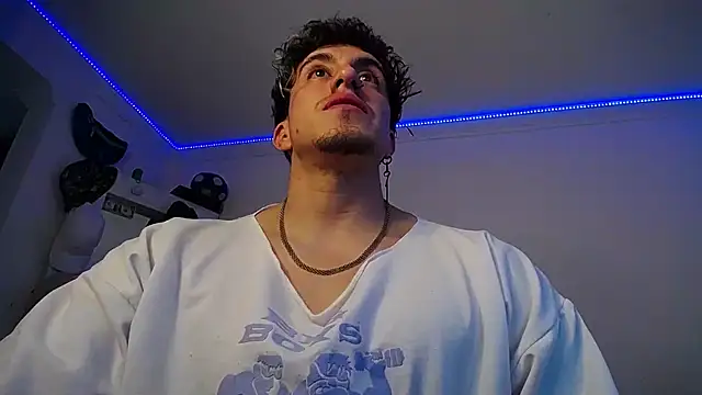 strongboy  online show from October 2025 08:09:02 PM