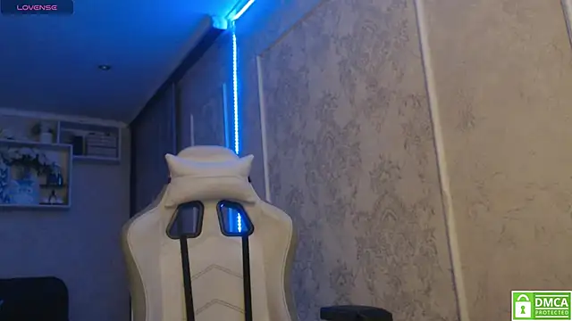 Snapshot of lunarose777 chatting on December 2024 08:25:02 PM lunarose777 online show from December 2024 08:25:02 PM