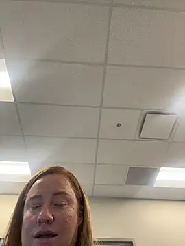 cinnatitties online show from March 2026 05:17:01 PM