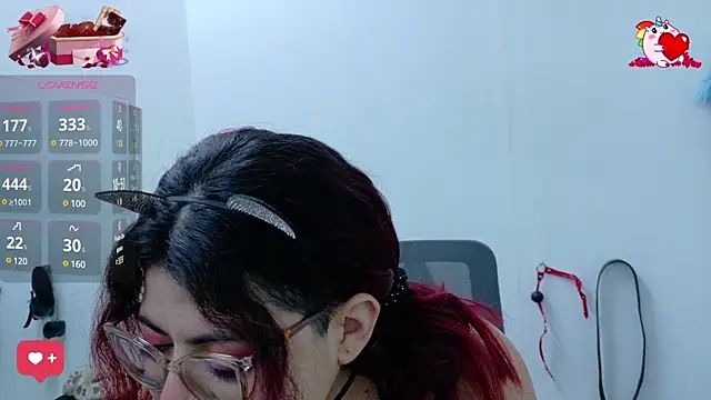 Snapshot of Catwhite_ chatting on February 2025 12:39:01 PM Catwhite online show from February 2025 12:39:01 PM
