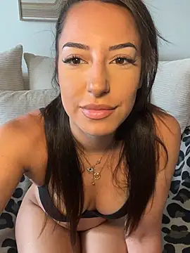 Snapshot of SissiVienna chatting on July 2026 12:07:01 PM SissiVienna online show from July 2026 12:07:01 PM
