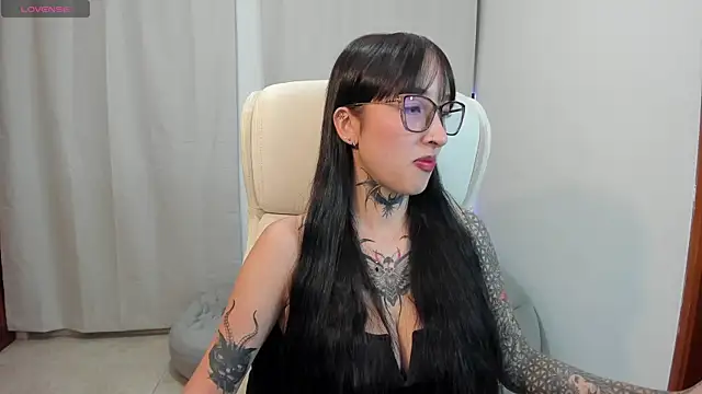 Snapshot of xisisxx chatting on January 2025 11:44:02 PM xisisxx online show from January 2025 11:44:02 PM