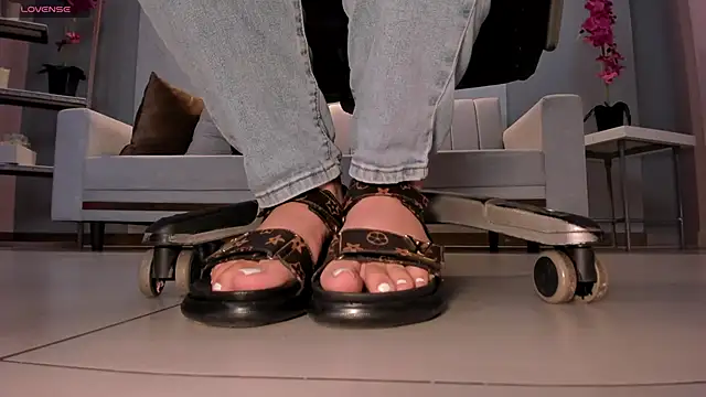 MartinnaBonnet online show from February 2025 10:41:01 AM