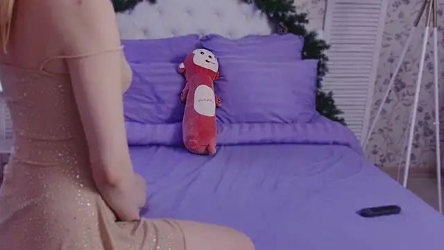 Snapshot of Wendy-Darling chatting on December 2024 02:01:01 AM Wendy-Darling online show from December 2024 02:01:01 AM