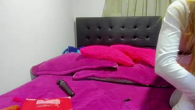 Snapshot of horny__molly_ chatting on March 2026 03:44:01 AM horny molly online show from March 2026 03:44:01 AM