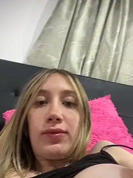 Snapshot of horny__molly_ chatting on April 2026 06:19:01 AM horny molly online show from April 2026 06:19:01 AM