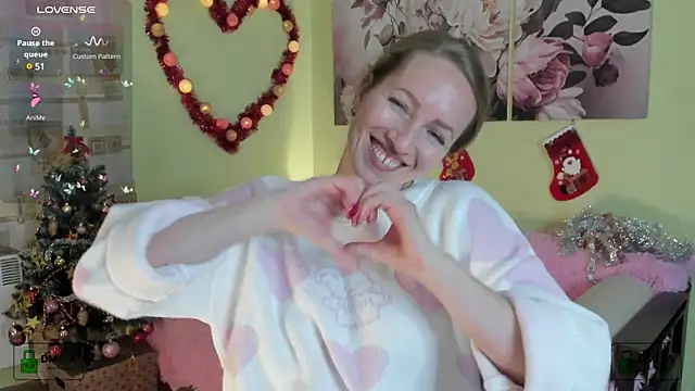 Snapshot of Queenymel chatting on December 2024 03:11:02 PM Queenymel online show from December 2024 03:11:02 PM