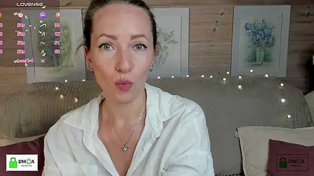 Snapshot of Queenymel chatting on October 2025 04:03:02 PM Queenymel online show from October 2025 04:03:02 PM