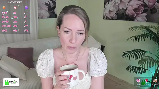 Snapshot of Queenymel chatting on February 2026 04:30:01 PM Queenymel online show from February 2026 04:30:01 PM