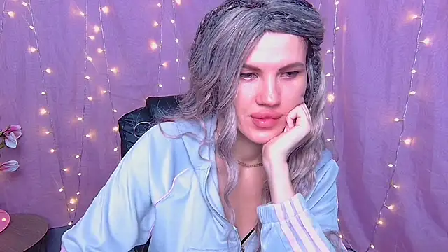 MilaLoona online show from March 2026 01:00:01 PM