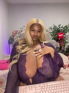 Snapshot of BigFineSelena chatting on January 2025 12:31:01 PM BigFineSelena online show from January 2025 12:31:01 PM