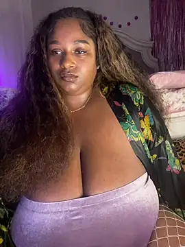 Snapshot of BigFineSelena chatting on May 2026 09:27:02 AM BigFineSelena online show from May 2026 09:27:02 AM