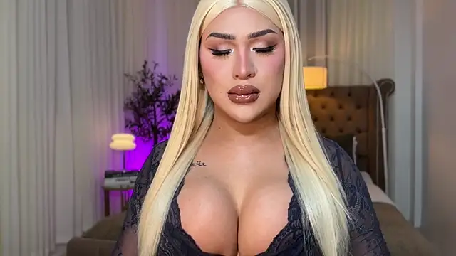 Your Majesty Tyra online show from October 2025 03:43:01 PM