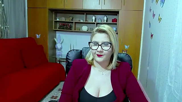 LucilleFenlys online show from February 2025 09:05:02 PM