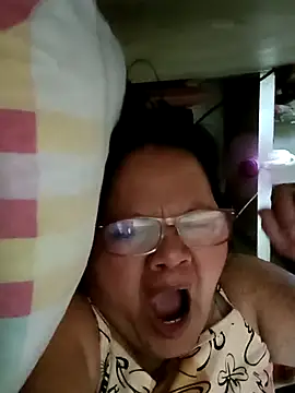 Snapshot of Chubbysweetmom chatting on April 2026 05:48:02 AM Chubbysweetmom online show from April 2026 05:48:02 AM