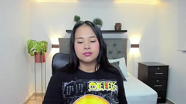 isabella florez online show from March 2025 12:04:02 PM