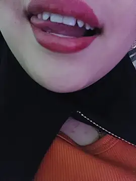 Snapshot of Hana___ chatting on June 2026 09:52:02 PM Hana online show from June 2026 09:52:02 PM