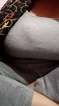 rekhabb123 online show from February 2025 04:44:01 PM