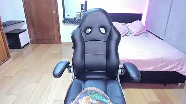 yesie hot online show from January 2025 02:25:01 AM