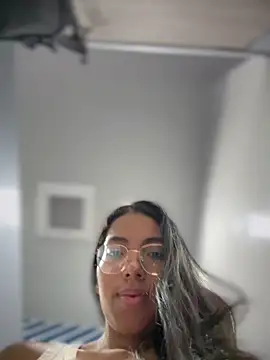 Snapshot of SheenaBrooke chatting on April 2026 04:07:01 AM SheenaBrooke online show from April 2026 04:07:01 AM