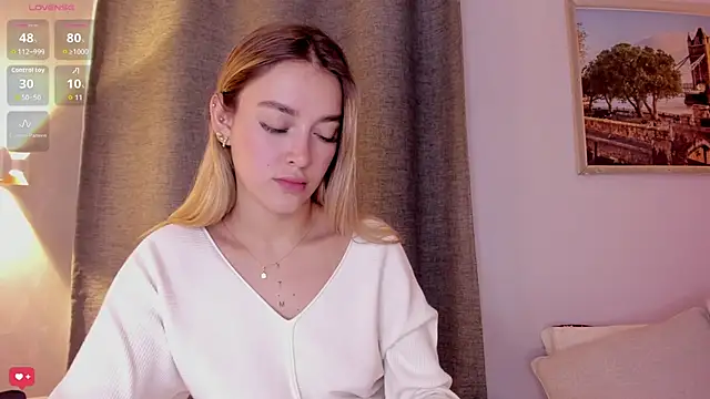 Assh lee  online show from October 2025 01:18:02 PM